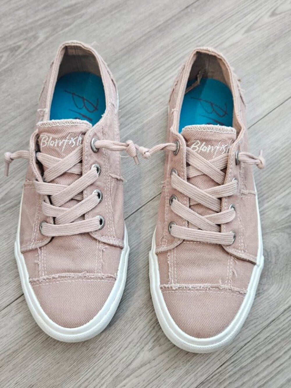 Blowfish Malibu Maxine Womens Size 8M Dusty Blush Pink Distressed Canvas Shoes